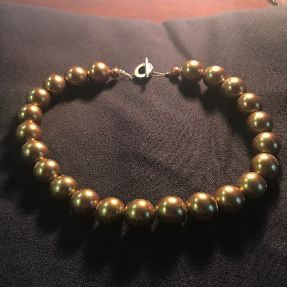 Gold colored necklace!